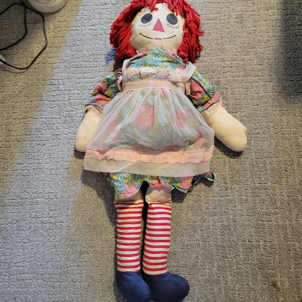 Large Raggedy Ann doll - Picture 5 of 8